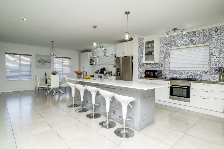 5 Bedroom Property for Sale in Rouxville Western Cape